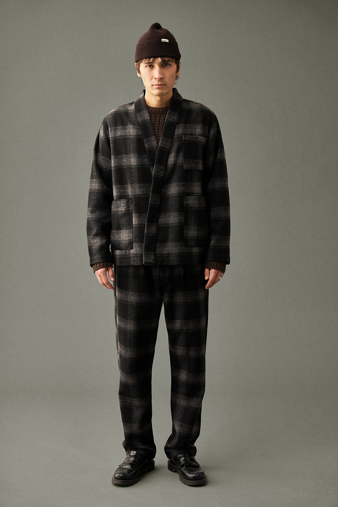 AKJAN PLEAT CHECK WOOL PANTS - Caviar
