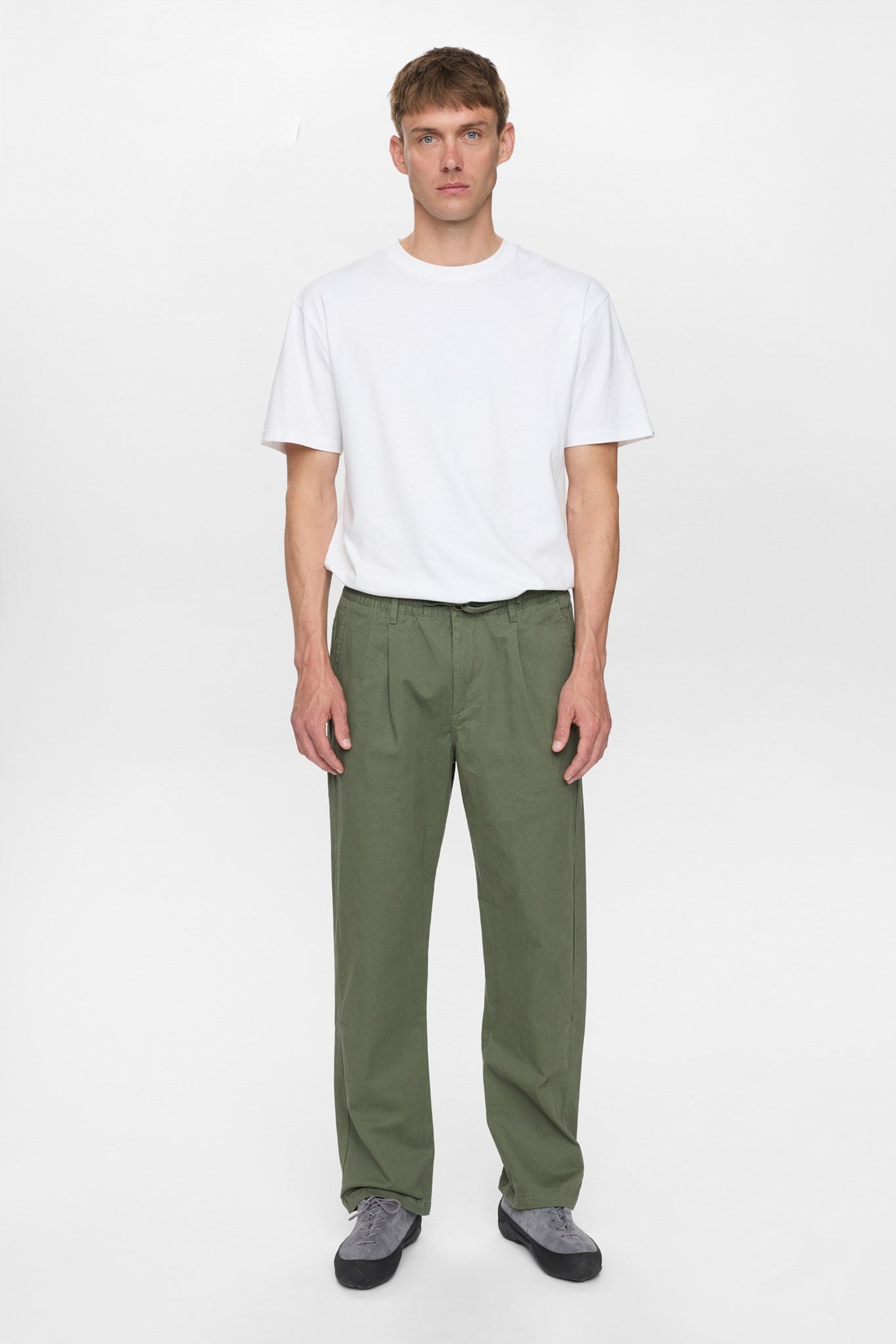 AKJAN COTTON PLEAT ELA PANTS - Olivine
