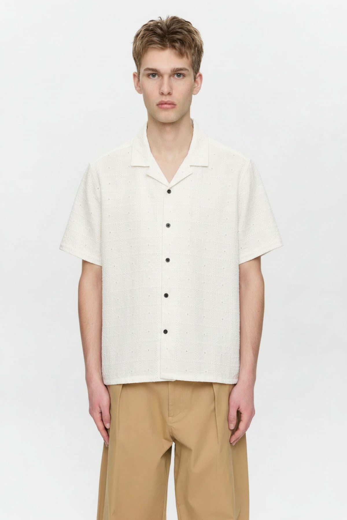 AKLEANDER LACE EMB SS SHIRT - Tofu